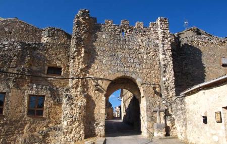 arco de entrada a Maderuelo